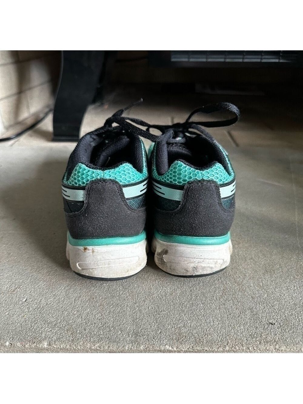 Puma women’s walking athletic shoes size 7 - Picture 3 of 8
